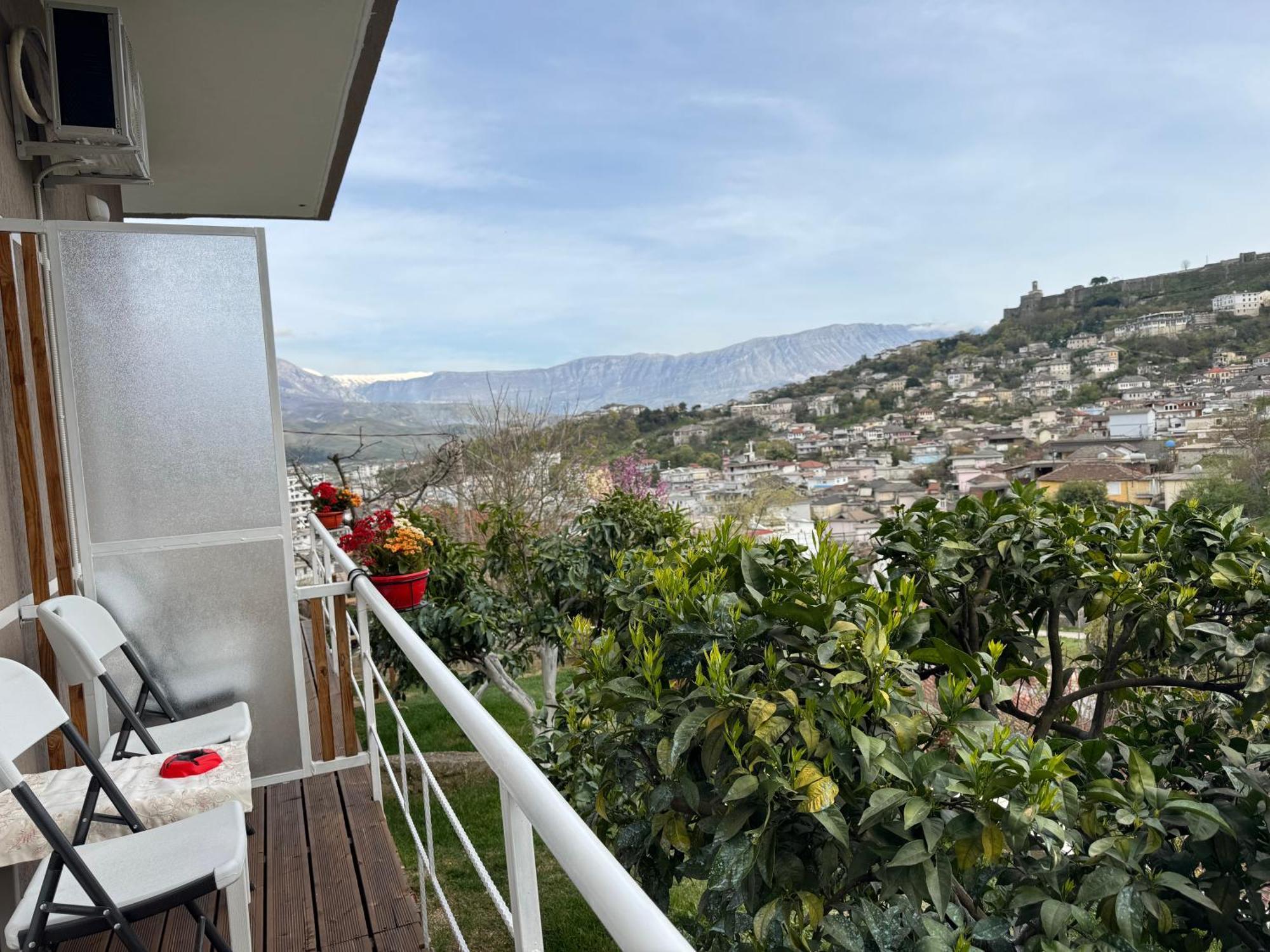 Ilvi Guesthouse Gjirokastra Kültér fotó