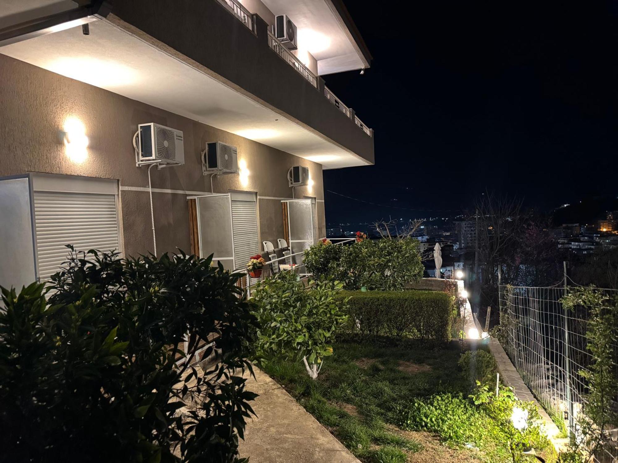 Ilvi Guesthouse Gjirokastra Kültér fotó