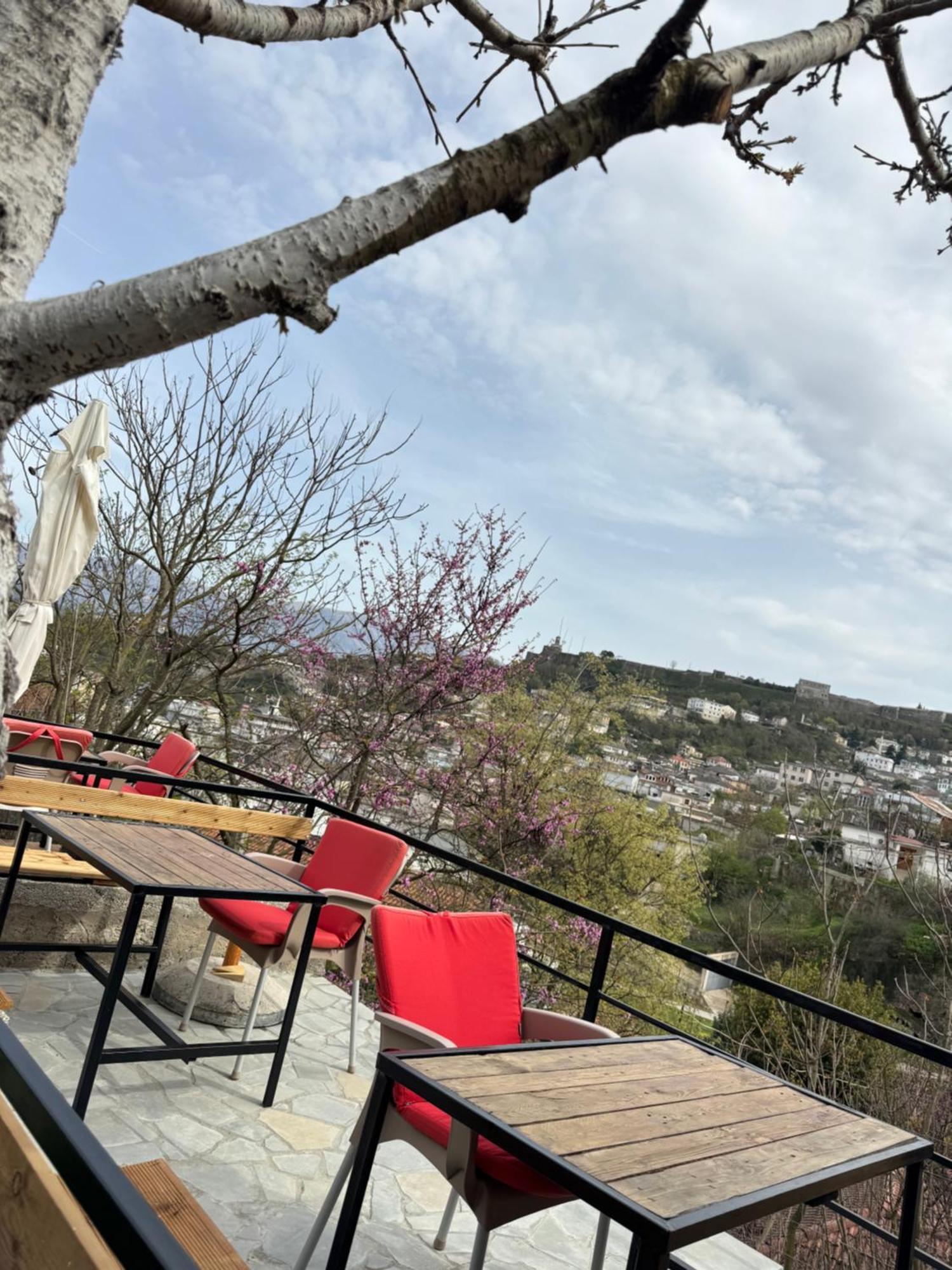 Ilvi Guesthouse Gjirokastra Kültér fotó